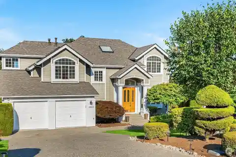 Gorgeous and Move-In Ready Burnstead Home