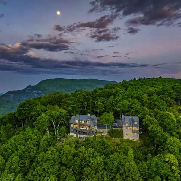 EXTRAORDINARY EUROPEAN-STYLE ESTATE IN THE HEART OF HIGHLANDS