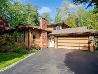 Spacious Split-level on Private Parklike Acre