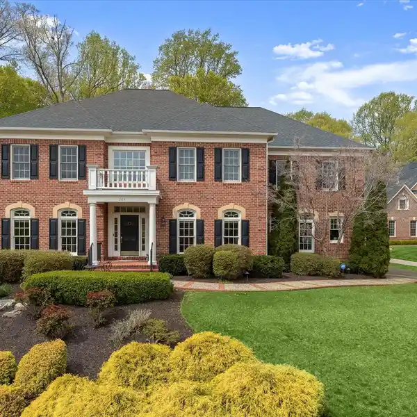 ALL-BRICK ESTATE IN SOUTH RIVER COLONY