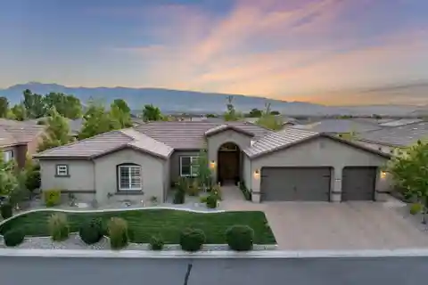 Bright and Open Home in Saddle Ridge