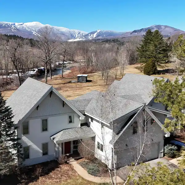 FURNISHED STOWE CONDO IN A BEAUTIFUL SETTING
