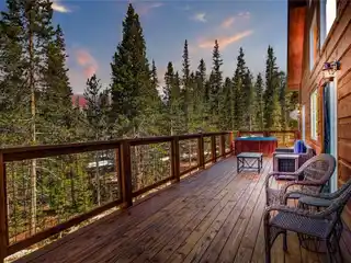 Uniquely Incredible Newer Mountain Home