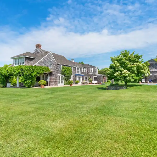 CHARMING SAGAPONACK COMPOUND FOR RENT