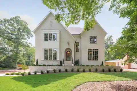 Beautiful New Construction in Sherwood Forest