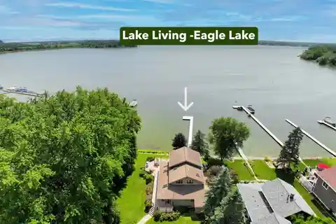 Eagle Lake Beauty with Private Pier