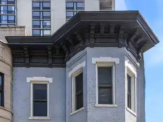 Spectacular Gold Coast Rowhome