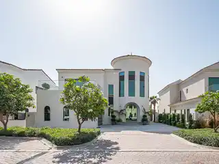 Immaculate Fully Upgraded Villa