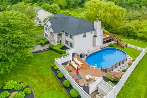 Modern Lake Retreat in Raibow Lakes