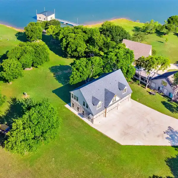 VERSATILE COMPOUND ON LAKE LEWISVILLE