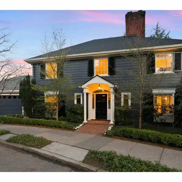 EPIC HOME THAT INVITES THE QUINTESSENTIAL PORTLAND LIFESTYLE