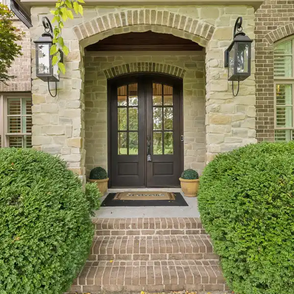 SPACIOUS UPGRADED HOME IN SOUGHT-AFTER DURHAM MANOR