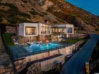 ARCHITECTURAL MARVEL WITH UNOBSTRUCTED VIEWS IN UTAH COUNTY