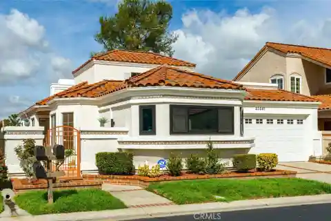 Beautiful Home in the Coveted Casta Del Sol