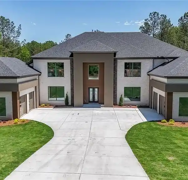 EXCEPTIONAL NEW CONSTRUCTION