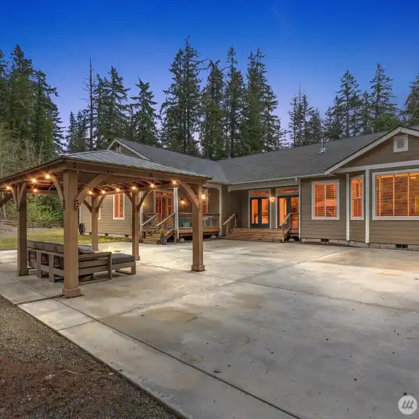 SINGLE-LEVEL HOME ON NEARLY TWO ACRES