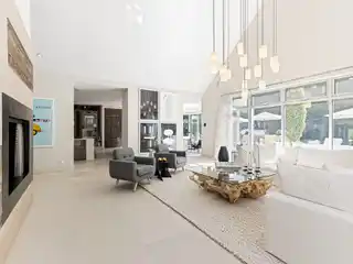 Beautiful Rental Home Between Sag Harbor and East Hampton Village Shops