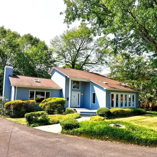 STUNNING LIVING SPACE COMPLETE WITH LIBRARY