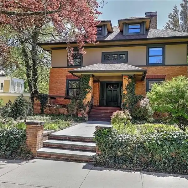 PRAIRIE STYLE HOME IN COVETED COLLEGE HILL LOCATION