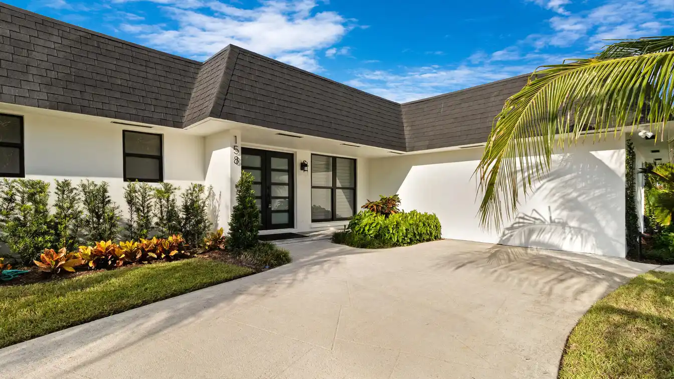 Beautifully Renovated Pool Home in Hypoluxo Point