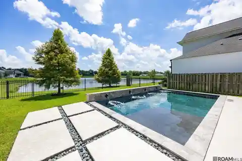 Luxury and Convenience in the Lexington Estates Subdivision