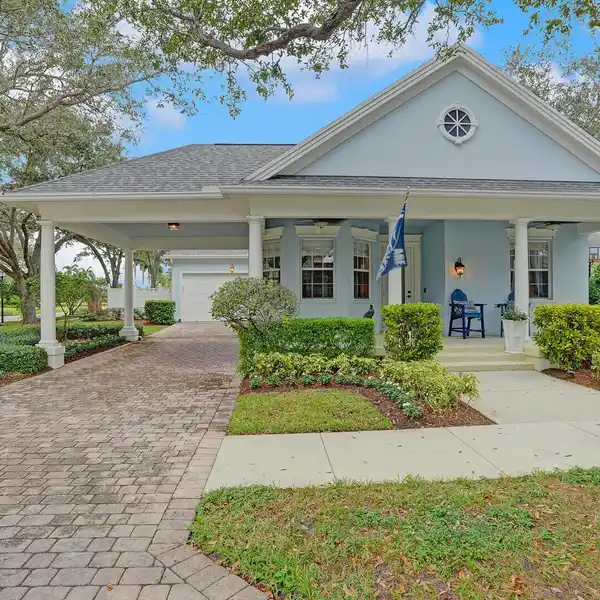 MODERN CORNER-LOT HOME WITH PRIVATE POOL OASIS