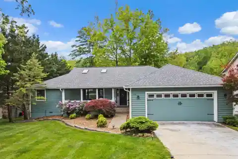 Newly Renovated Lakefront Home on Lake Dartmoor