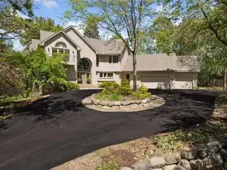 Stylish Soft Contemporary in a Close-in Location