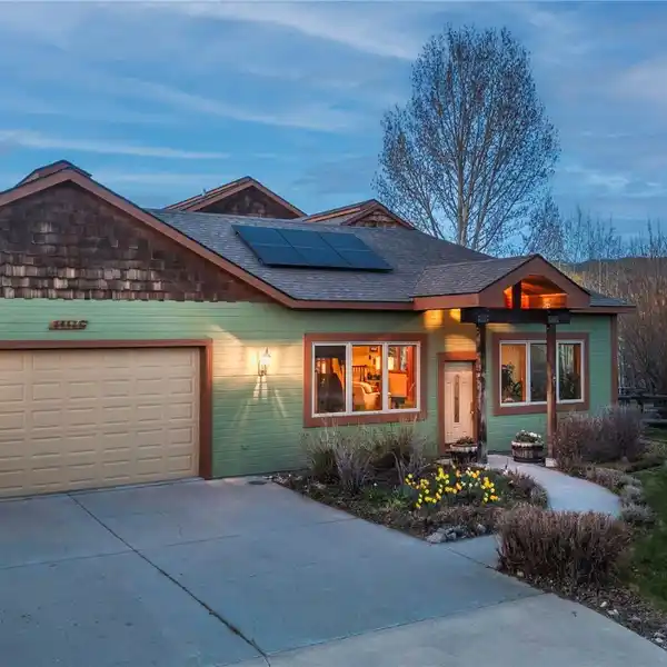 PEACEFUL LUXURY LIVING IN DESIRABLE SILVER SPUR