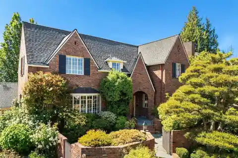 1930 Tudor in the Heart of Laurelhurst