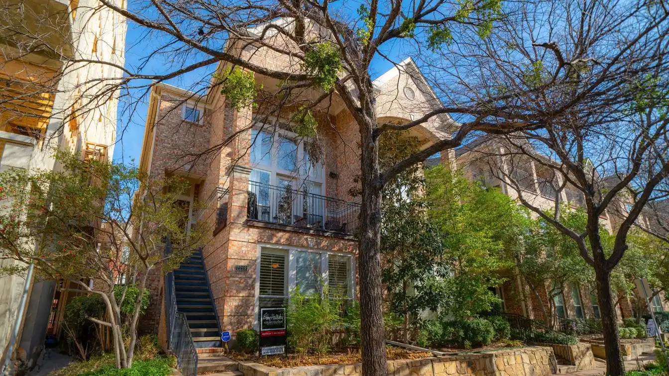 Beautifully Updated and Maintained Townhome