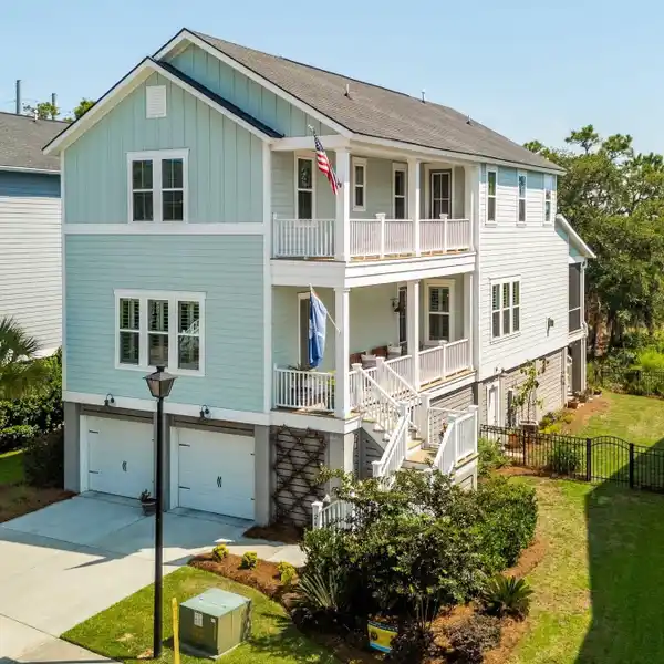 ELEVATED LIVING IN A REVERED WATERFRONT COMMUNITY