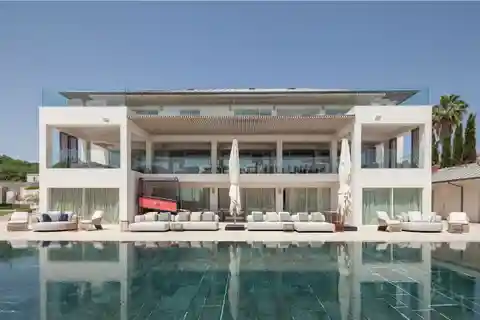 Extraordinary Meticulously Designed Mansion
