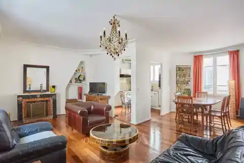 Classic Parisian Elegance in Prime Location
