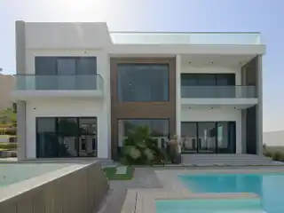 Refined Villa in the Fairway