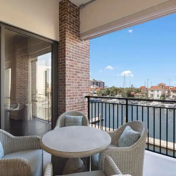 LUXURY MARINA-VIEW CONDO IN THE HEART OF DOWNTOWN PENSACOLA