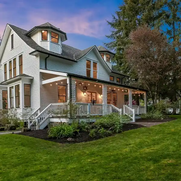 BEAUTIFULLY PRESERVED 1905 FARMHOUSE