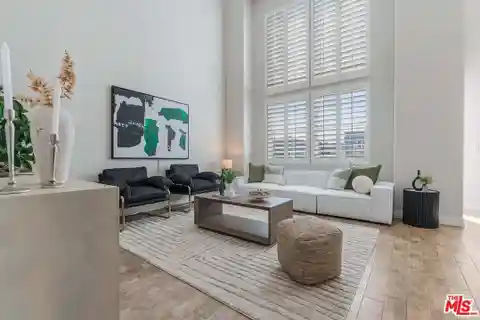 Beautifully Remodeled Top-Floor Penthouse