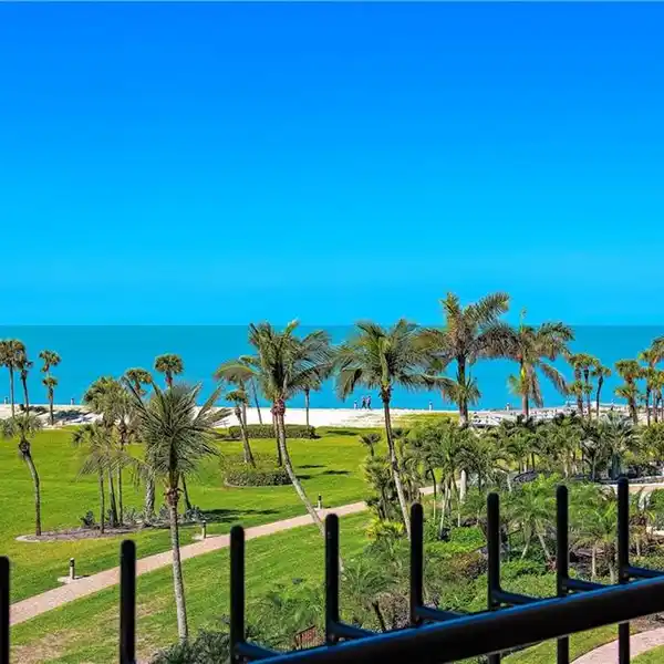 THE PINNACLE OF BEACHFRONT LIVING IN PARK SHORE TOWER