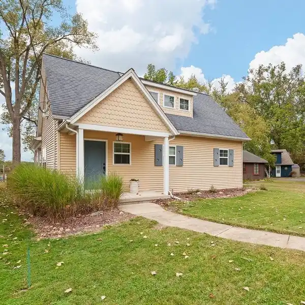 GORGEOUS DEVIL'S LAKE WATERFRONT HOME
