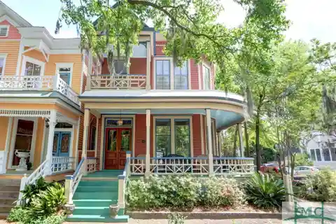 Victorian Mansion on Beautiful Whitfield Square