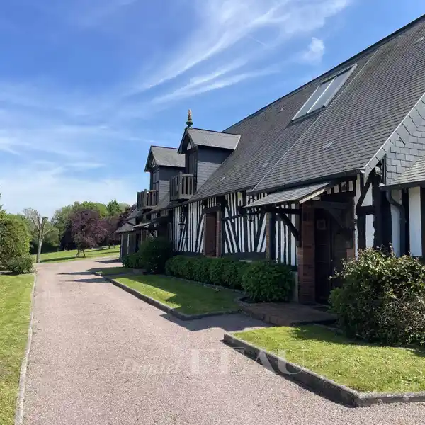NORMAN PROPERTY IN A PEACEFUL SETTING