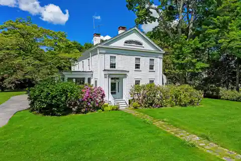 Pastoral Beauty Meets Architectural Heritage