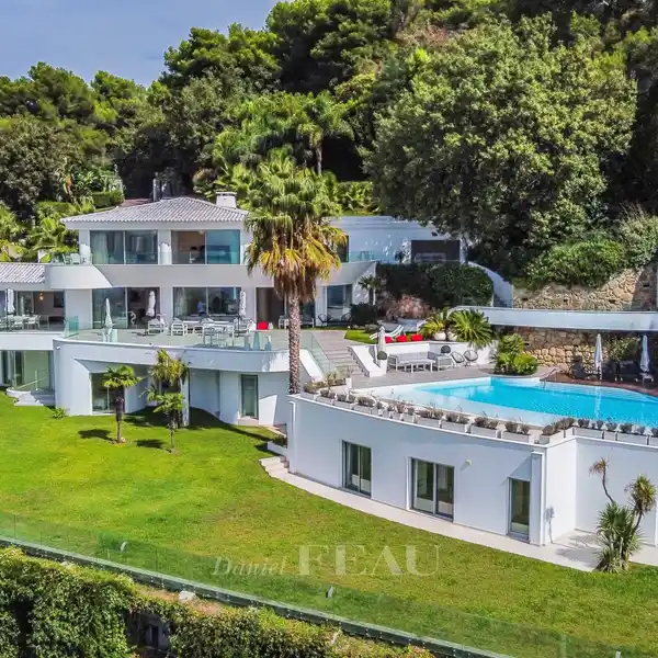 MAGNIFICENT CANNES LUXURY PROPERTY
