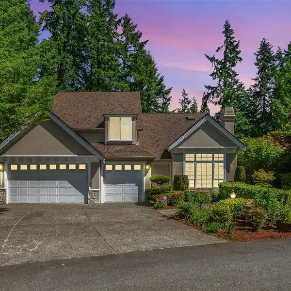 ELEGANTLY APPOINTED 5-BED HOME