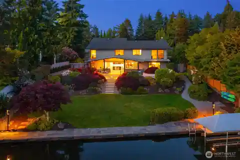 Extraordinary Waterfront Home in Newport Shores