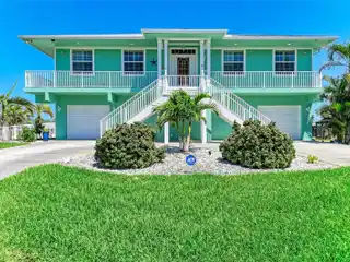 Exquisite Waterfront Home in Grove City