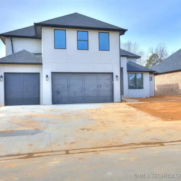 SPACIOUS NEW CONSTRUCTION IN THE ESTATES AT RITZ HOLLOW