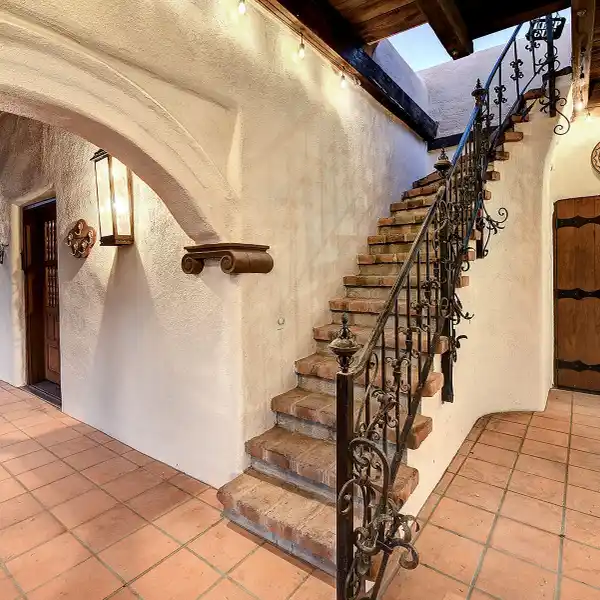 10-PLUS-ACRE PROPERTY WITH A RICH HISTORY
