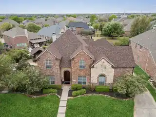 Updated Beauty in Sought-after Gentle Creek